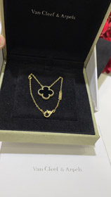 Van Cleef & Arpels Black Onyx Four-Leaf Clover Gold Necklace-0369  